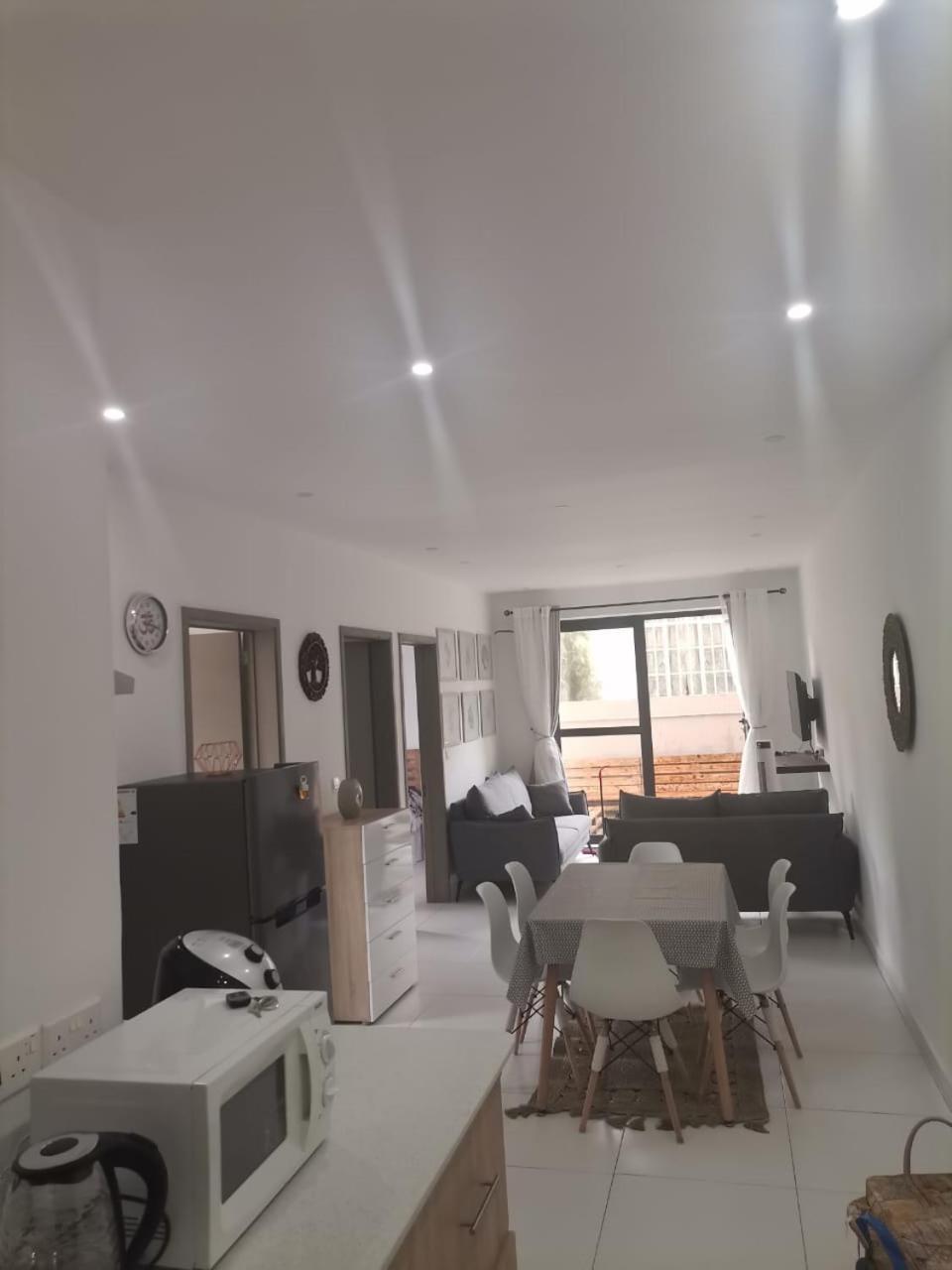 Kensington Square Luxury Apartment Flic-en-Flacq Esterno foto